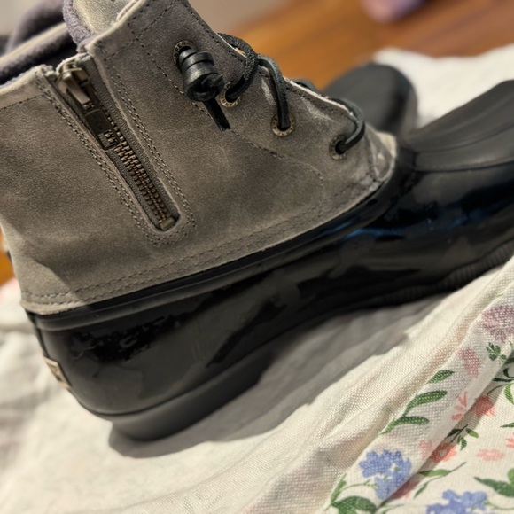 Women SPEERY Boots! - Picture 3 of 5